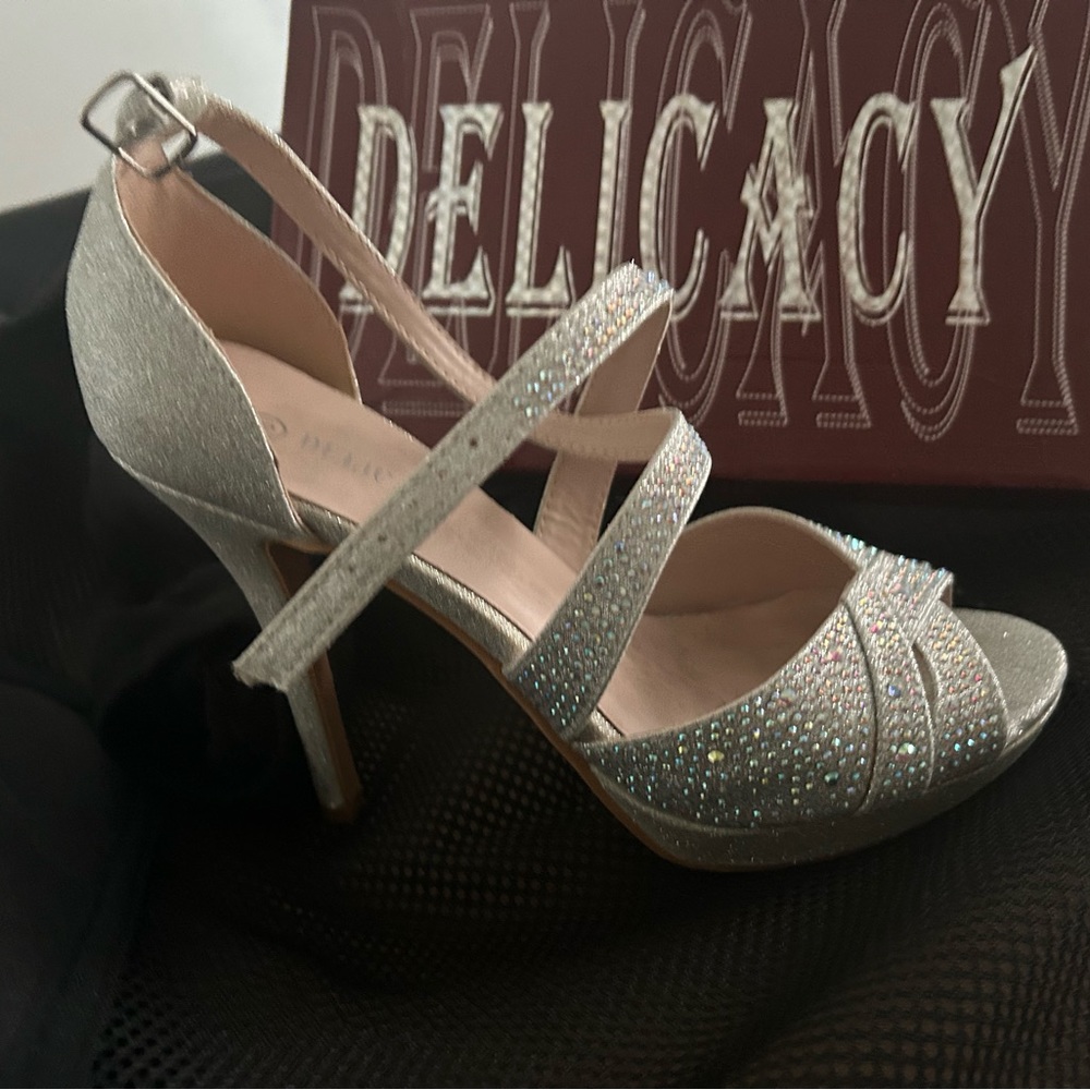 delicacy heels